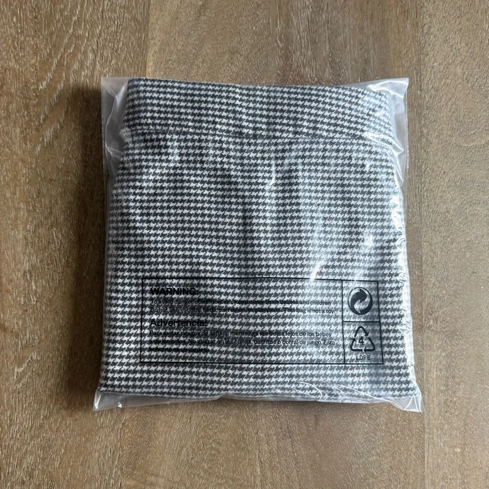 ✝️ A&F | Classic Houndstooth Mini Skirt - Picture 11 of 11